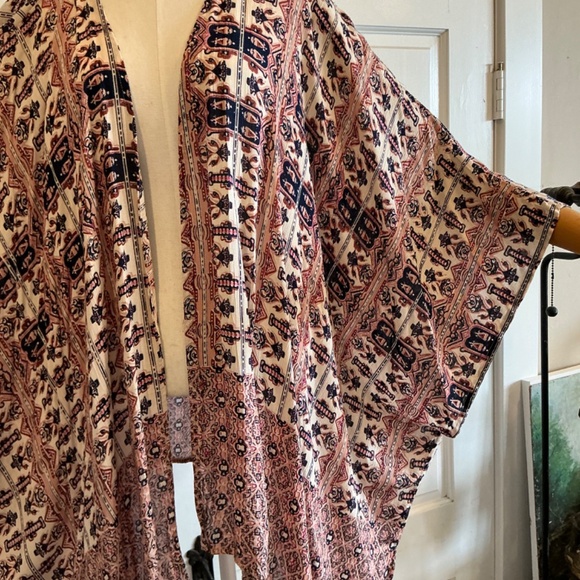 Angie plus size kimono in lovely colors - Picture 4 of 5